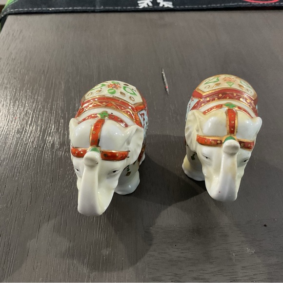 Vintage salt and pepper shakers - Picture 3 of 6